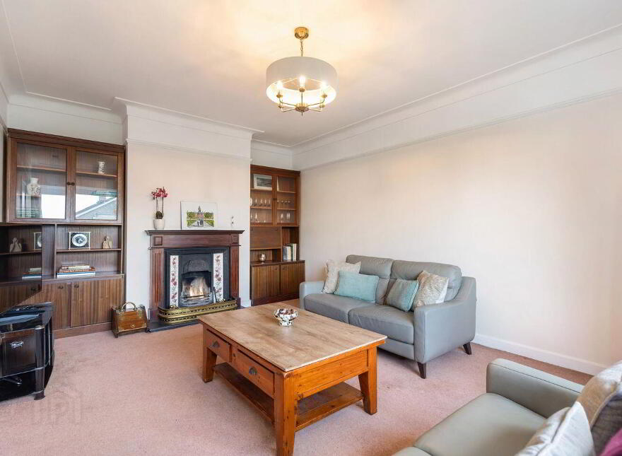 2 Avondale Crescent, Killiney, A96D651