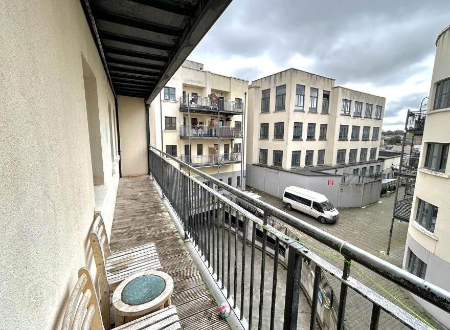 An Tsean Mhargadh, 308 Block B, Greenlanes, Drogheda, A92D439