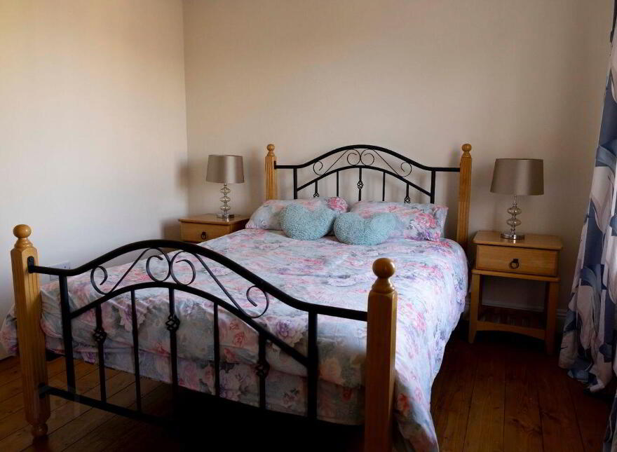 10 Cross Street, New Ross, Y34E024