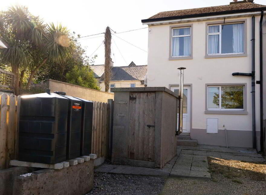 10 Cross Street, New Ross, Y34E024