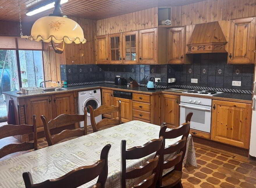 Main Street, Ballinagh, H12H263