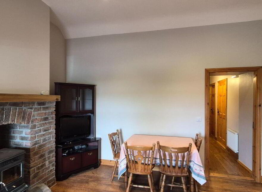 Cloonfinlough, Strokestown, Tulsk, F42ER88