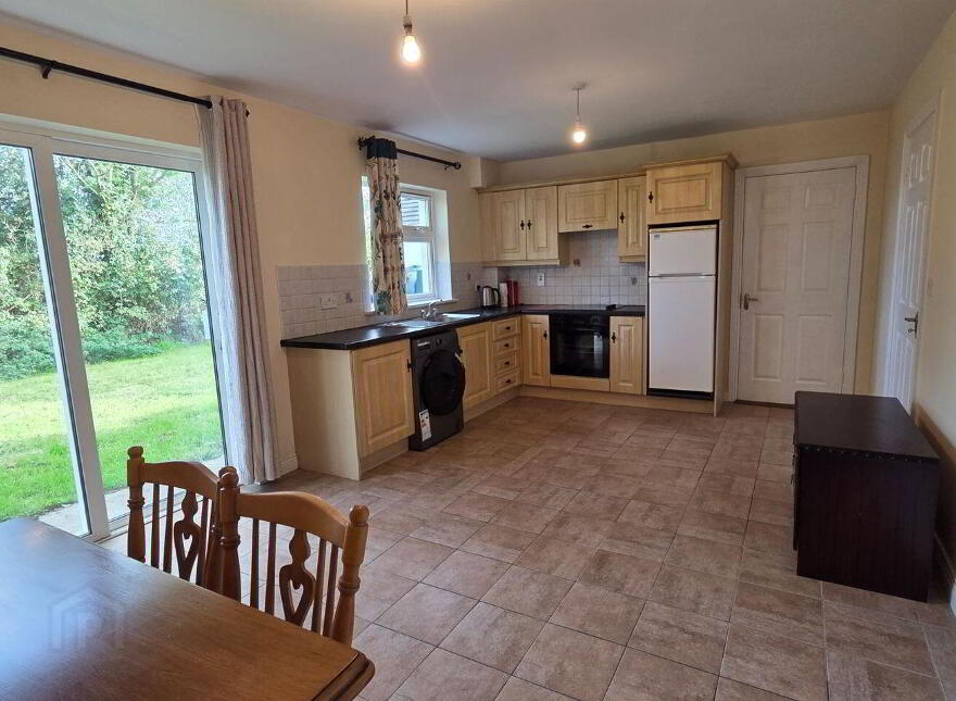 10 Lisroyne Oaks, Strokestown, F42ER20
