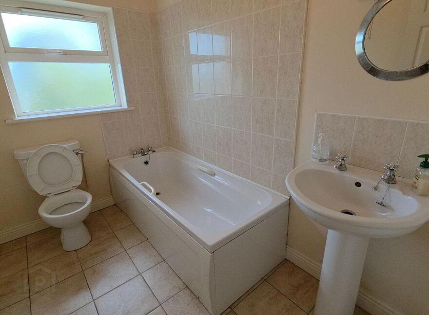 10 Lisroyne Oaks, Strokestown, F42ER20