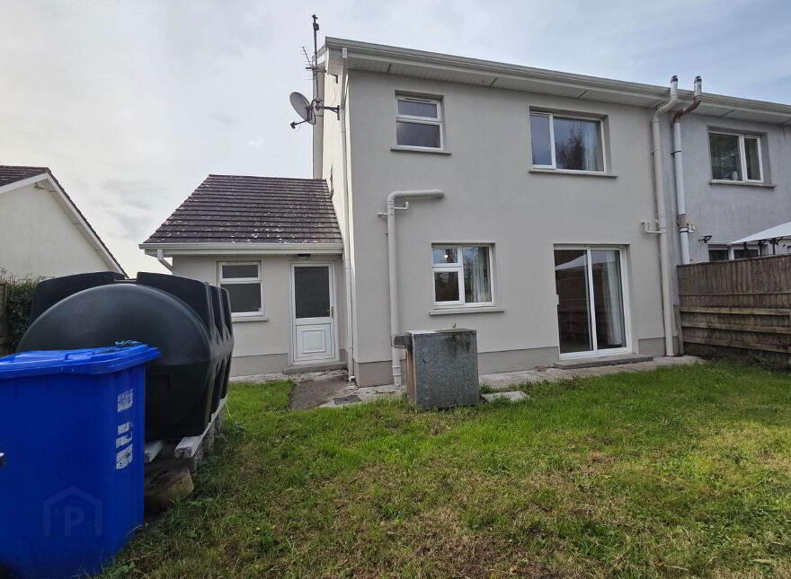 10 Lisroyne Oaks, Strokestown, F42ER20