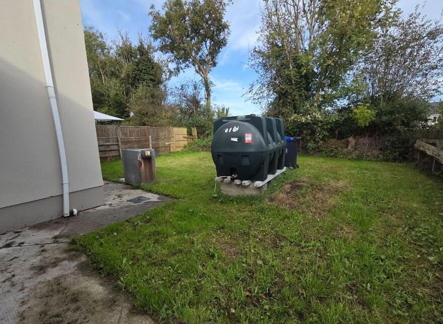 10 Lisroyne Oaks, Strokestown, F42ER20