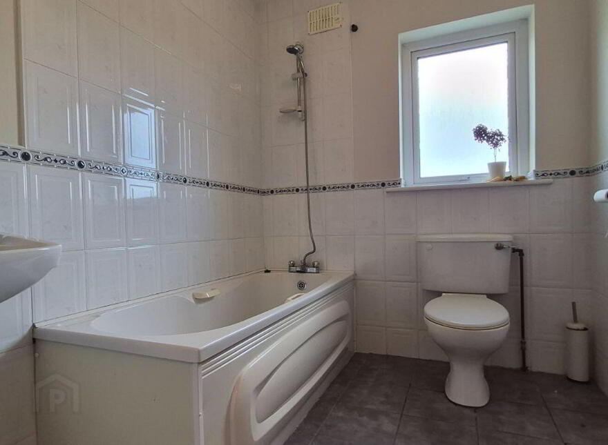 3 Forge Hill, Strokestown, F42WC82