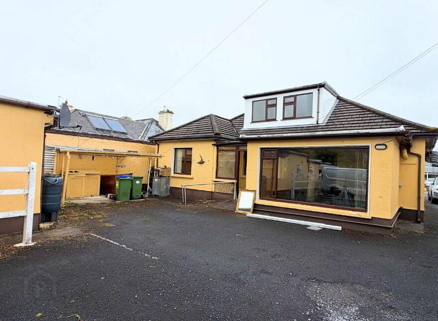 Ashmoy House, Gort Road, Ennis, V95E727