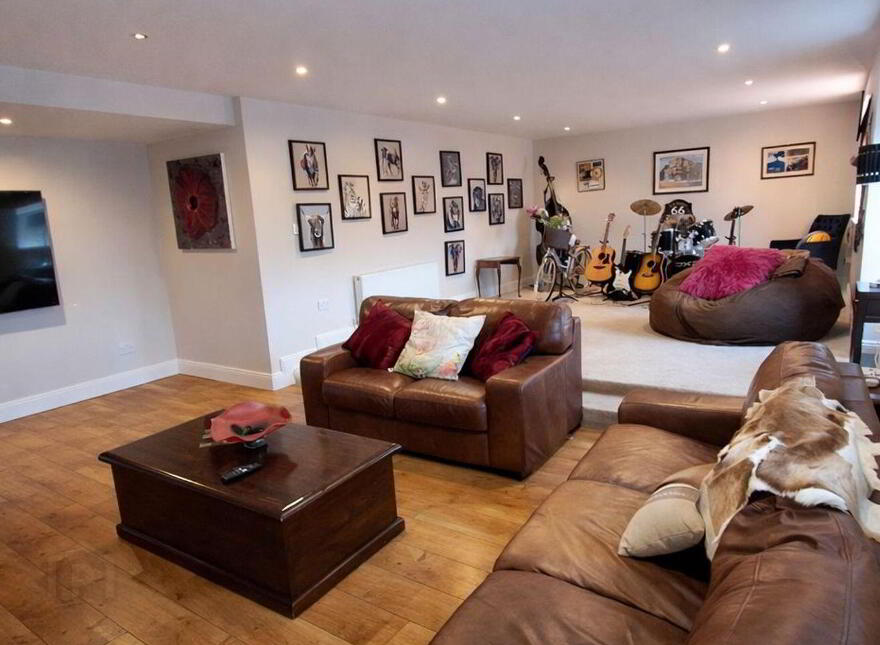 The Hive, Goolds Cross, Ballydine, Cashel, E25WD82