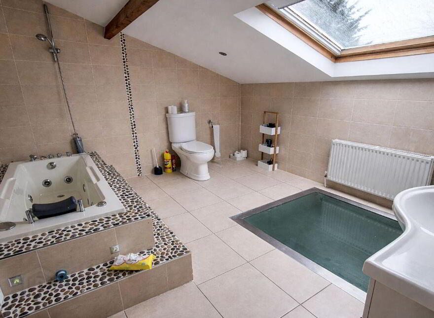 The Hive, Goolds Cross, Ballydine, Cashel, E25WD82