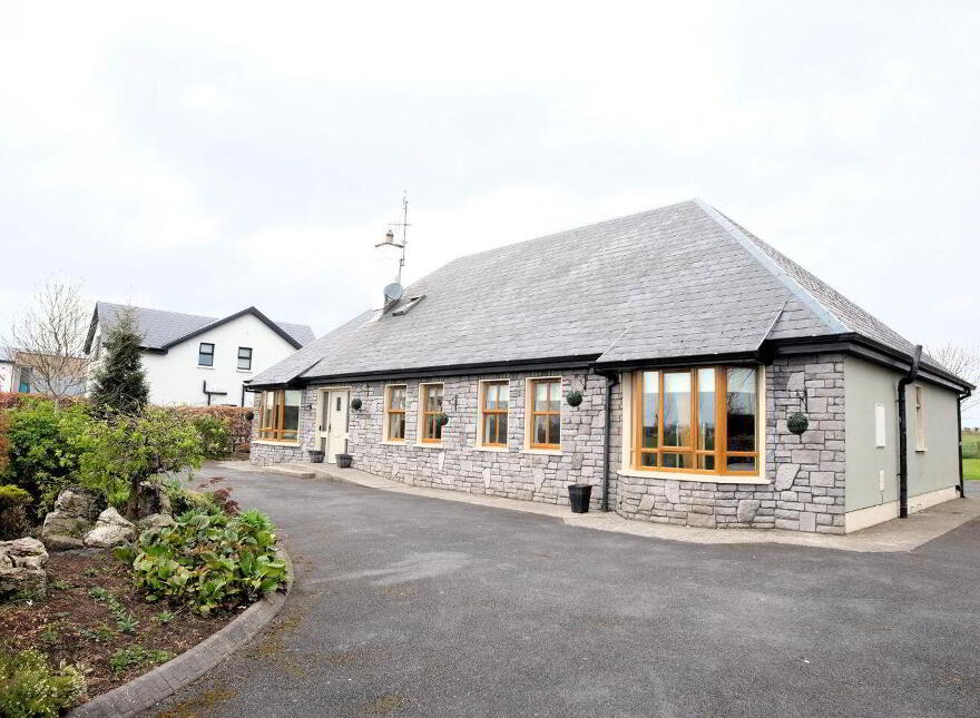 Knocknadaula, Kiltullagh, Athenry, H65X012