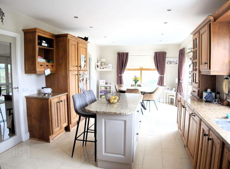 Knocknadaula, Kiltullagh, Athenry, H65X012