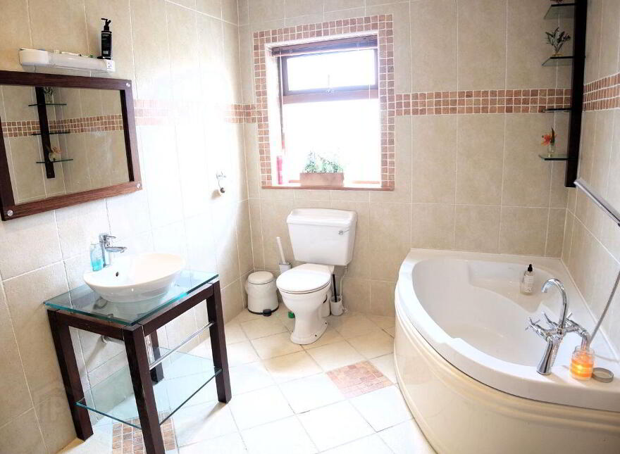 Knocknadaula, Kiltullagh, Athenry, H65X012