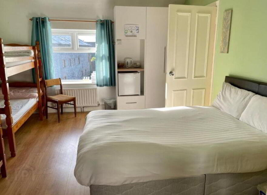 An Stór, Drurys Avenue, Midleton, P25R718