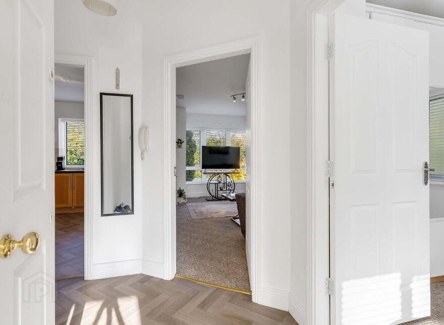 14 Beaufort Abbey, Navan, C15N660