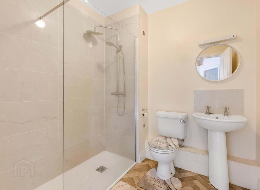 14 Beaufort Abbey, Navan, C15N660