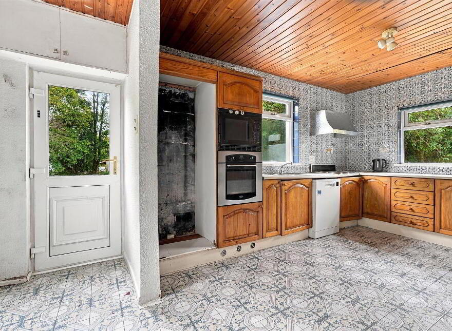 69 Rathmore Road, Dunadry, BT41 2HX