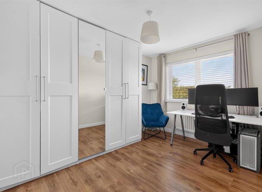 6 Lagmore View Gardens, Dunmurry, Belfast, BT17 0FQ
