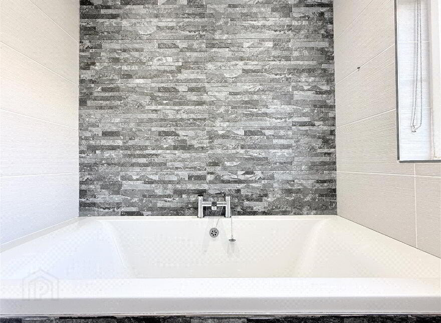 21 Oakglen, Antrim, BT41 1JR