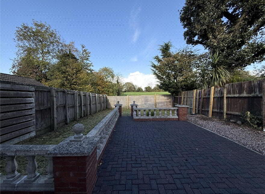 21 Oakglen, Antrim, BT41 1JR