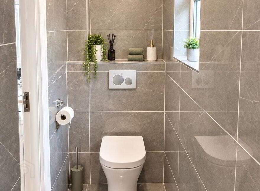 Stay Bank, 69 Brookville Estate, Riverstown, T45AN80