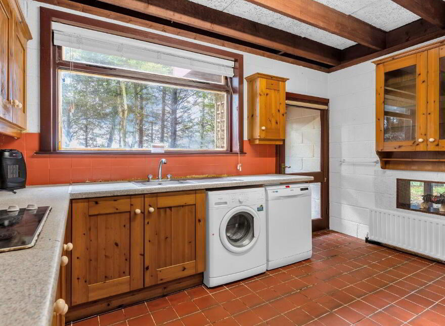 Unique Hideaway C. 2 Acres, Hollywood, W91W3P0