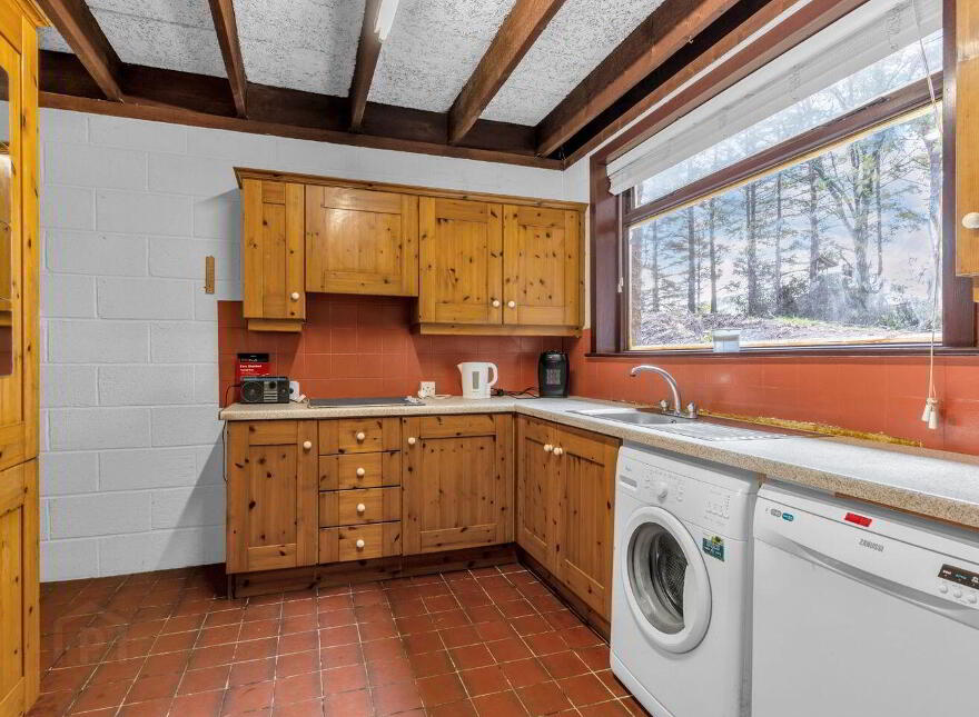 Unique Hideaway C. 2 Acres, Hollywood, W91W3P0