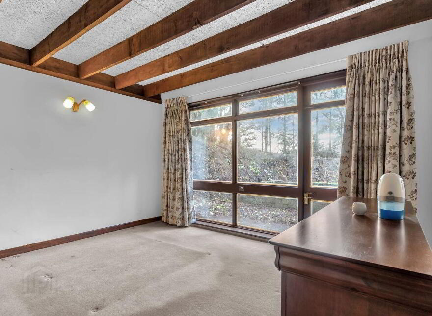 Unique Hideaway C. 2 Acres, Hollywood, W91W3P0