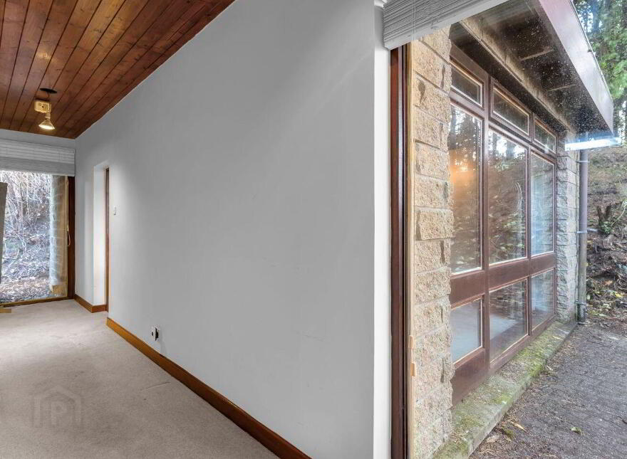 Unique Hideaway C. 2 Acres, Hollywood, W91W3P0