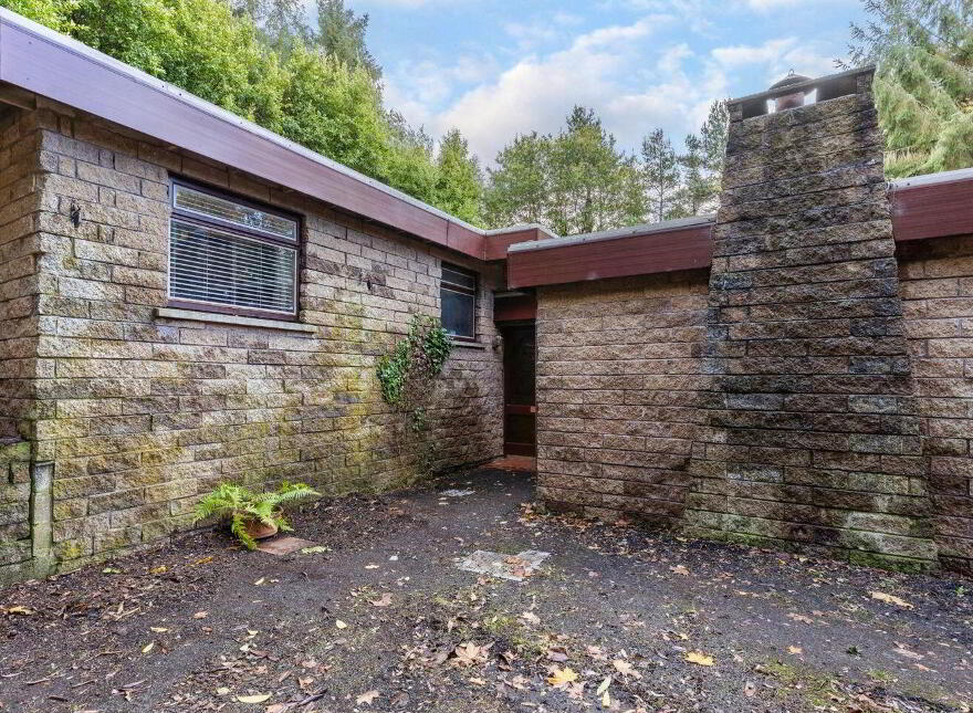 Unique Hideaway C. 2 Acres, Hollywood, W91W3P0