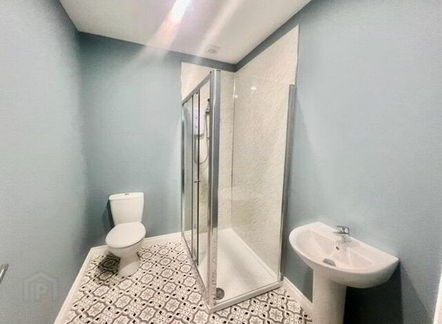 Flat 2, 47 South Parade, Belfast, BT7 2GL