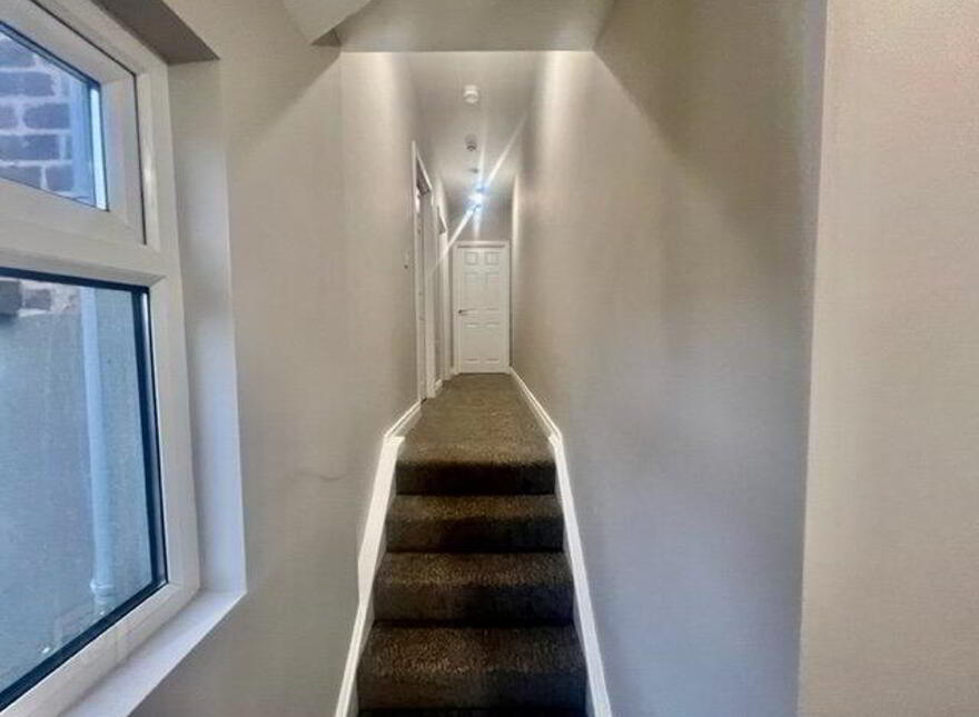 Flat 2, 47 South Parade, Belfast, BT7 2GL