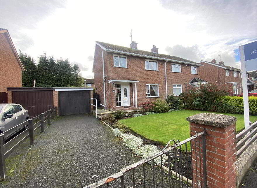 36 Donard Gardens, Lurgan, BT66 8EU
