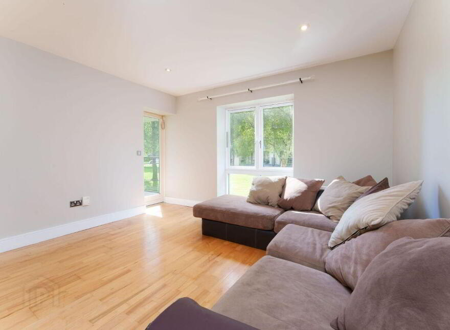 Apartment 2 Kelston Hall, Foxrock, Foxrock, D18T025