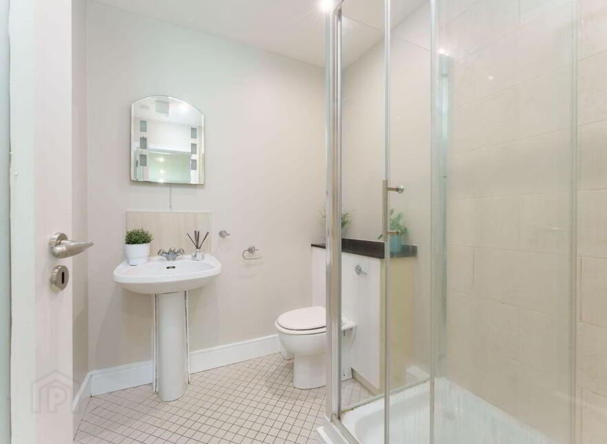 Apartment 2 Kelston Hall, Foxrock, Foxrock, D18T025