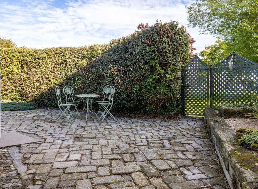Apartment 1 Main House Simmonscourt Castle, Ballsbridge, Ballsbridge, D04TK74