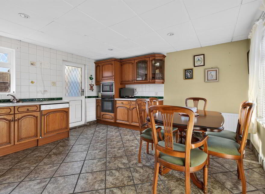 24 Lowland Avenue, Belfast, BT5 7BH
