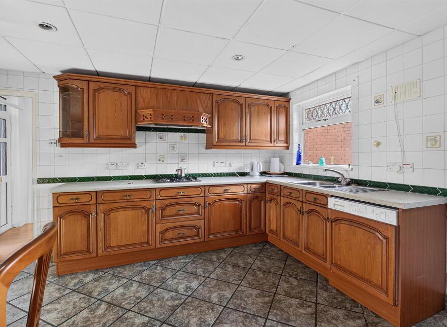 24 Lowland Avenue, Belfast, BT5 7BH