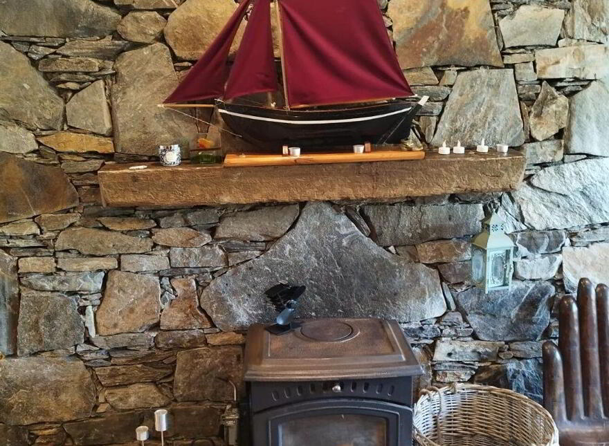 Riverside, Clifden, H71T627