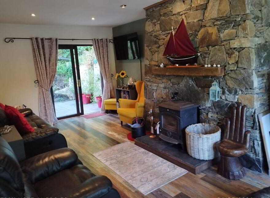 Riverside, Clifden, H71T627