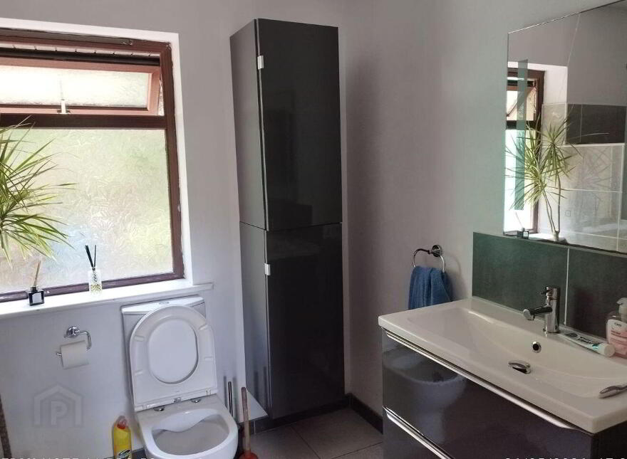 Riverside, Clifden, H71T627