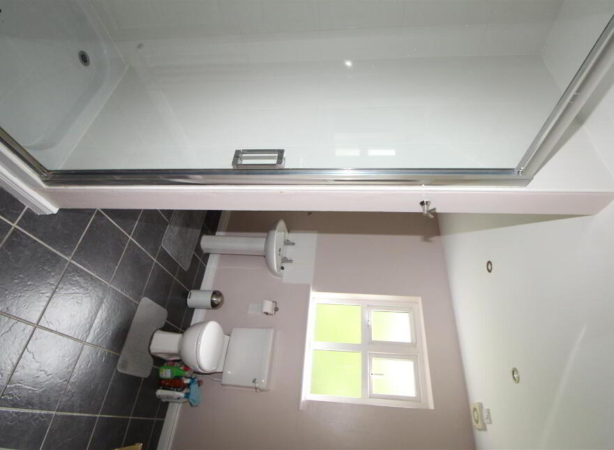 25 Lower Rogan Manor, Newtownabbey, BT36 4BE