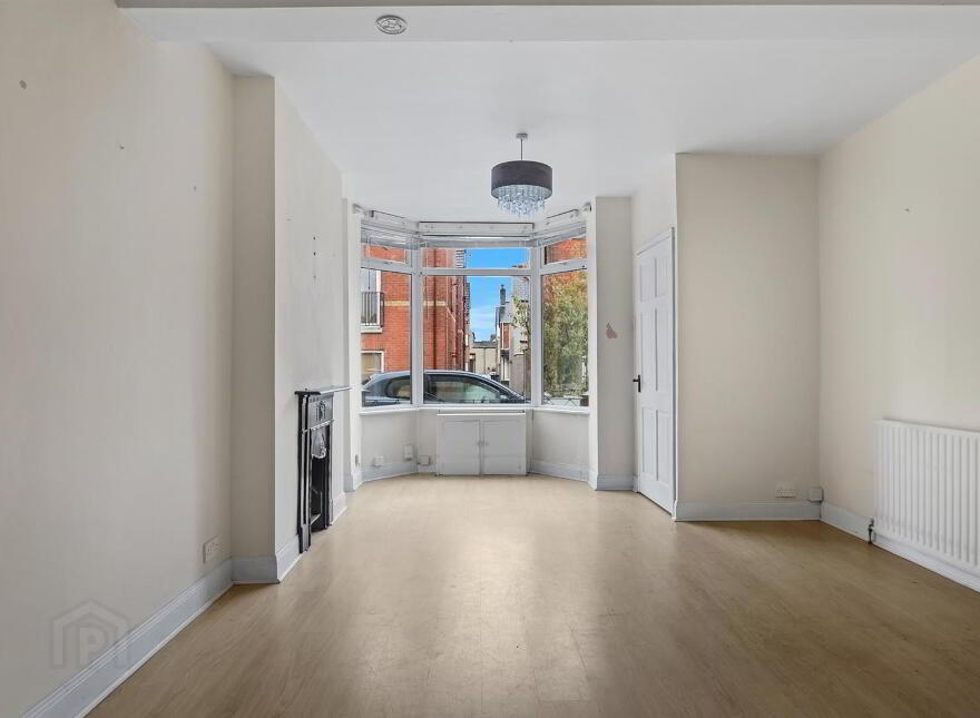 60 Dunraven Avenue, Belfast, BT5 5JR