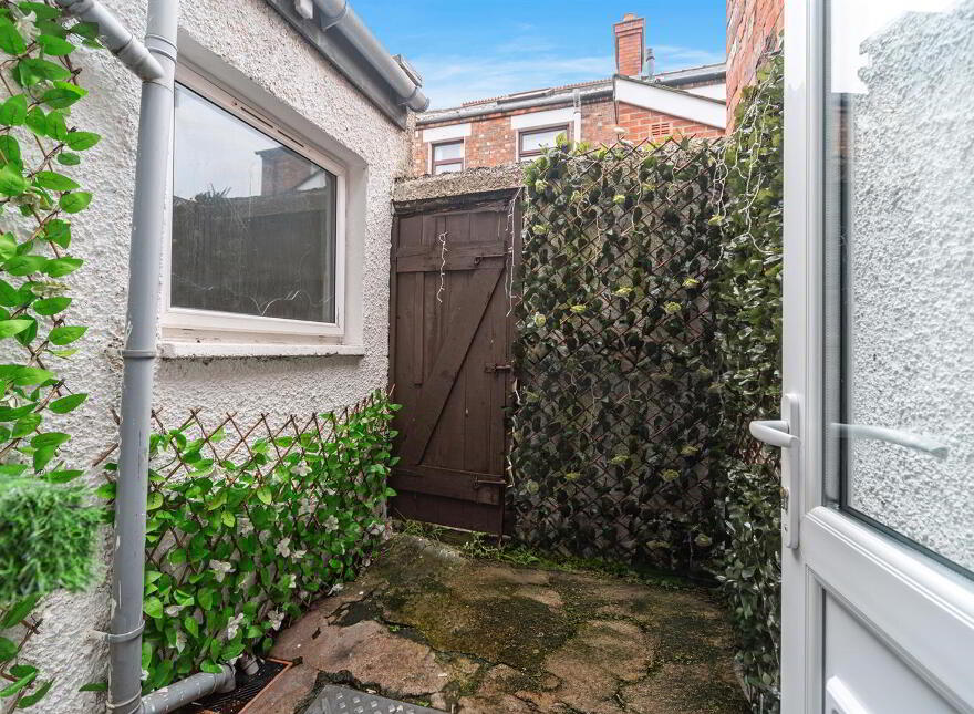 60 Dunraven Avenue, Belfast, BT5 5JR