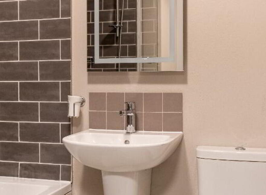 Apt 32 The Residence, 334 Ormeau Road, Belfast, BT7 2GE
