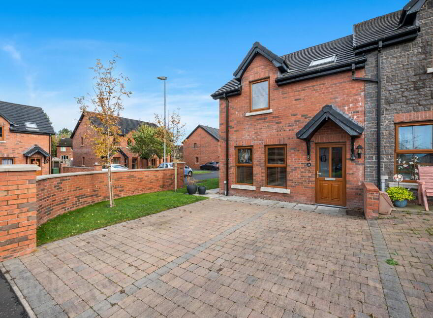 28 Willow Park, Dunmurry, Belfast, BT17 9RF