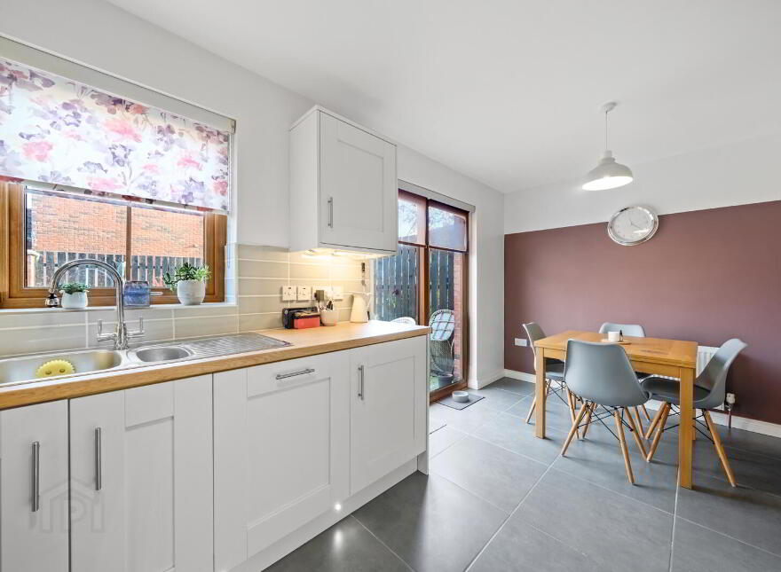 28 Willow Park, Dunmurry, Belfast, BT17 9RF