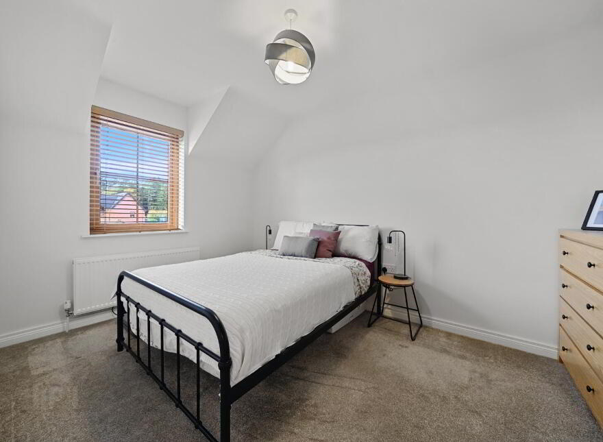 28 Willow Park, Dunmurry, Belfast, BT17 9RF