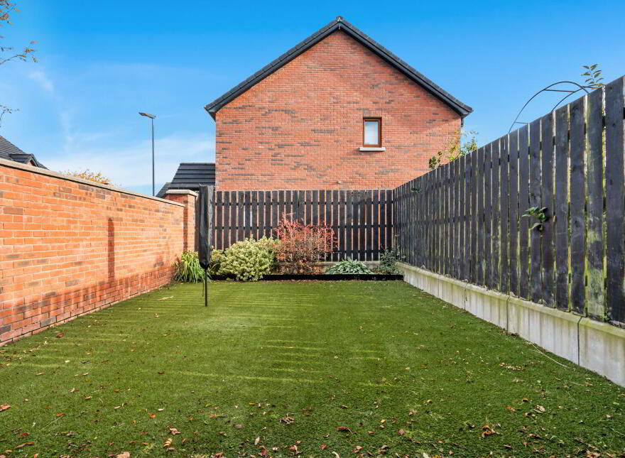 28 Willow Park, Dunmurry, Belfast, BT17 9RF