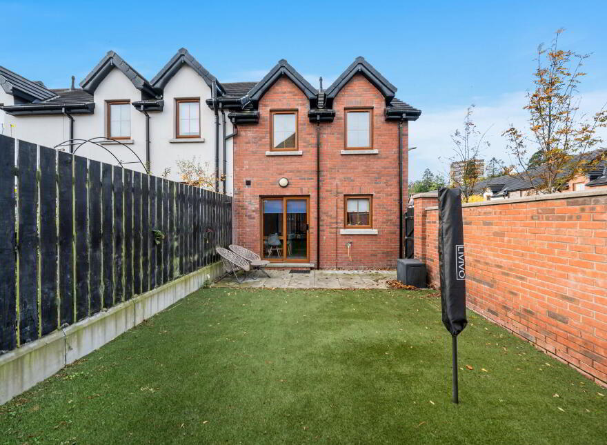 28 Willow Park, Dunmurry, Belfast, BT17 9RF
